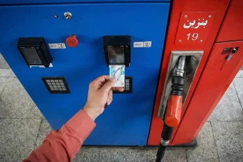 براساس گزارش منابع خبری، قیمت بنزین عرضهشده با کارت جایگاههای سوخت در ایران از بامداد سهشنبه ۱۷ شهریور دو برابر شد و از لیتری پنج هزار تومان به ۱۰ هزار تومان رسید.