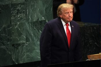 دونالد ترامپ اعلام کرد اگر جمهوری اسلامی برای پایان دادن به جنگ به توافق نرسد، او ناچار خواهد بود درباره ادامه روند نظامی و گزینههای پیشرو تصمیمگیری کند.