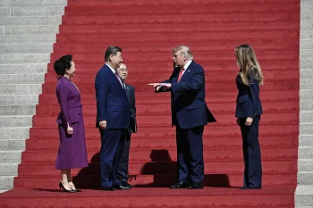 دونالد ترامپ، رئیس‌جمهور آمریکا، در دیدار با شی جین‌پینگ، رهبر جمهوری خلق چین گفت که هرگونه کمک پکن به جمهوری اسلامی، چه مستقیم و چه غیرمستقیم، برای واشینگتن «کاملا غیرقابل قبول» خواهد بود.