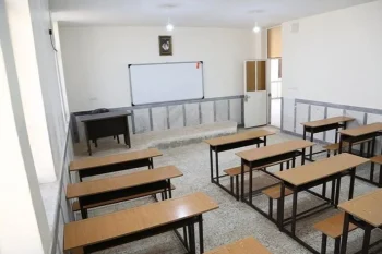 خبرگزاری هرانا هم‌زمان با روز جهانی معلم در گزارشی نوشت که دست‌کم ۴۷ معلم شاغل و بازنشسته در ایران در حال حاضر در حبس، بازداشت موقت یا در حال تحمل مجازات تبعید هستند.