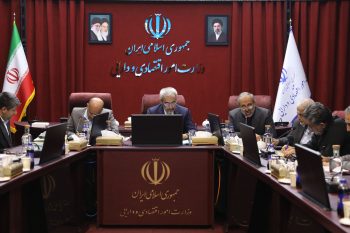 علی مدنیزاده، وزیر امور اقتصادی و دارایی جمهوری اسلامی، در واکنش به اظهارات وزیر خزانهداری آمریکا درباره وضعیت اقتصاد ایران گفت که اقتصاد کشور دچار فروپاشی نخواهد شد.