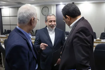 احمد آریایی‌نژاد، نماینده مجلس شورای اسلامی گفت مذاکرات عراقچی با سیاست‌ها و مسیر تعیین‌شده از سوی حاکمیت هماهنگی ندارد.