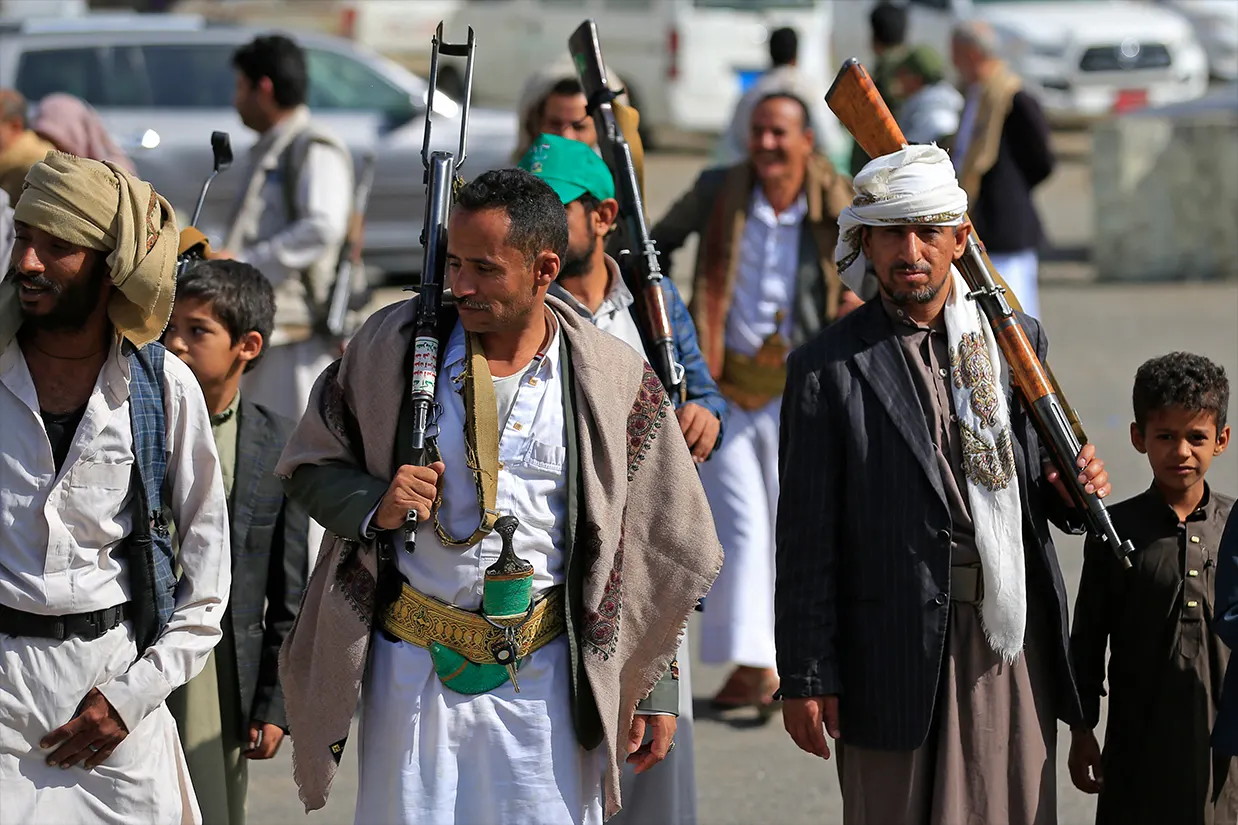 سازمان هوانوردی عربستان سعودی اعلام کرد فرودگاههای ملک عبدالله در جازان و فرودگاه بینالمللی نجران این کشور شامگاه دوشنبه مورد هدف قرار گرفتند که در پی آن سه نفر زخمی شدند.