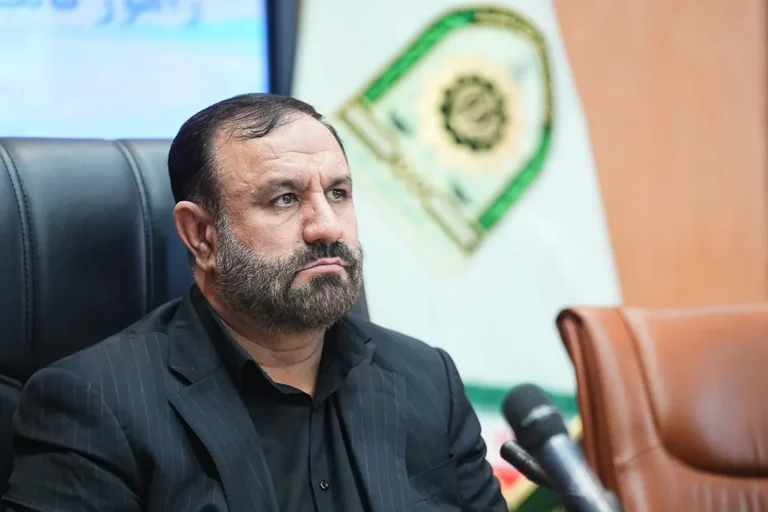 علی صالحی، دادستان عمومی و انقلاب تهران، خواستار ورود سپاه پاسداران و بسیج اصناف به موضوع اجرای حجاب اجباری شد.