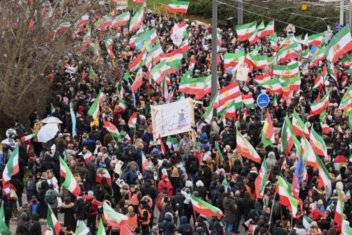 (GETTY IMAGES)
تجمع ایرانیان در پارلمان اروپا