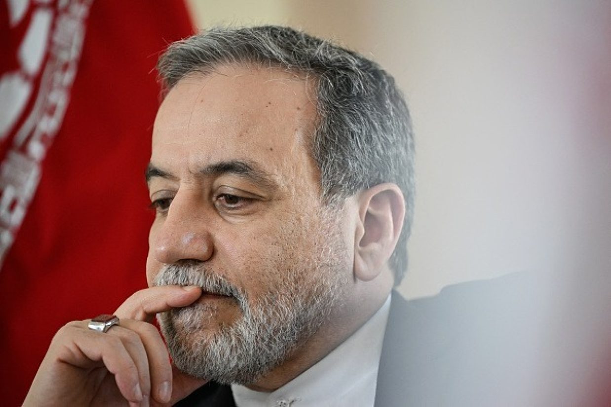 سی‌ان‌ان در گزارشی عنوان کرد که تهران در حال بررسی پیشنهاد ترامپ برای مذاکرات هسته‌ای جدید است؛ اما پاسخ این کشور به این پیشنهاد به توانایی آن در خروج از مذاکرات بدون شکست بستگی دارد.