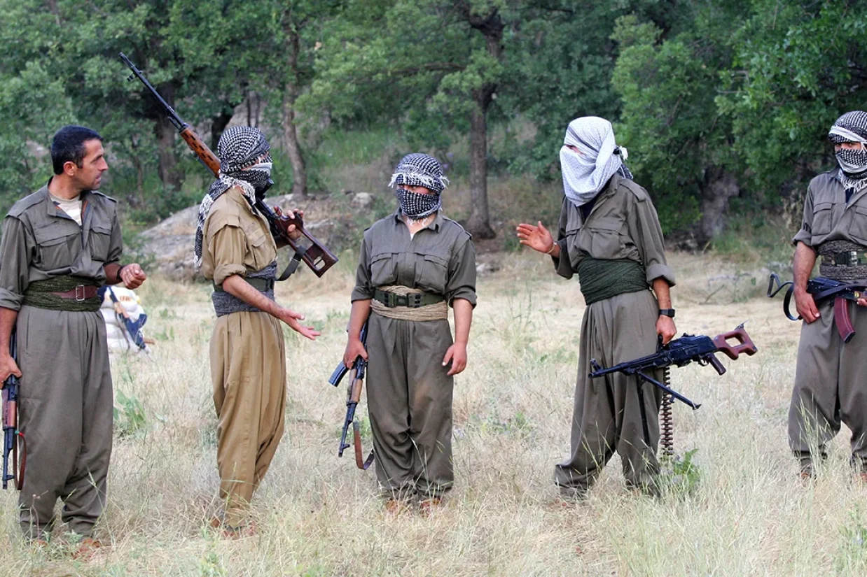 حزب کارگران کردستان (پ‌ک‌ک) اعلام کردند در پاسخ به خواسته رهبر خود برای زمین گذاشتن سلاح و انحلال، عملیات‌ مسلحانه خود را فورا متوقف خواهند کرد.