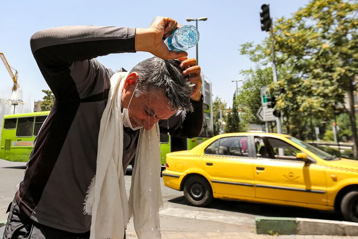 مدیرعامل شرکت آب تهران با هشدار نسبت به ادامه خشکسالی برای پنجمین سال متوالی، از کاهش شدید منابع آبی خبر داد و اعلام کرد که تابستان سختی در پیش است.