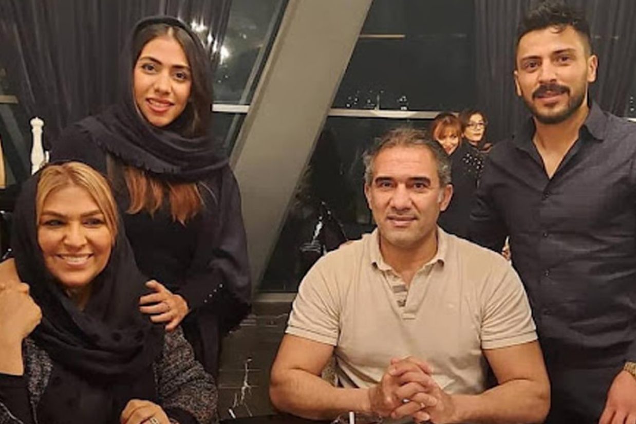 همسر و دختر احمدرضا عابدزاده، دروازه‌بان پیشکسوت فوتبال ایران، به دلیل آنچه که عدم رعایت حجاب عنوان شده، بازداشت شدند.