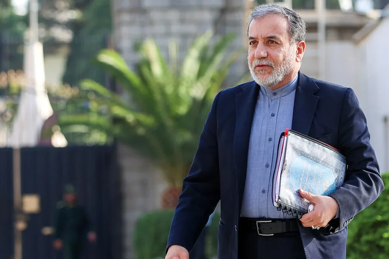 سخنگوی وزارت امور خارجه جمهوری اسلامی گفته است که عباس عراقچی عصر جمعه در راس یک هیئت دیپلماتیک و فنی راهی مسقط، پایتخت عمان می‌شود تا در سومین نشست «گفتگوهای غیرمستقیم» با آمریکا شرکت کند.
