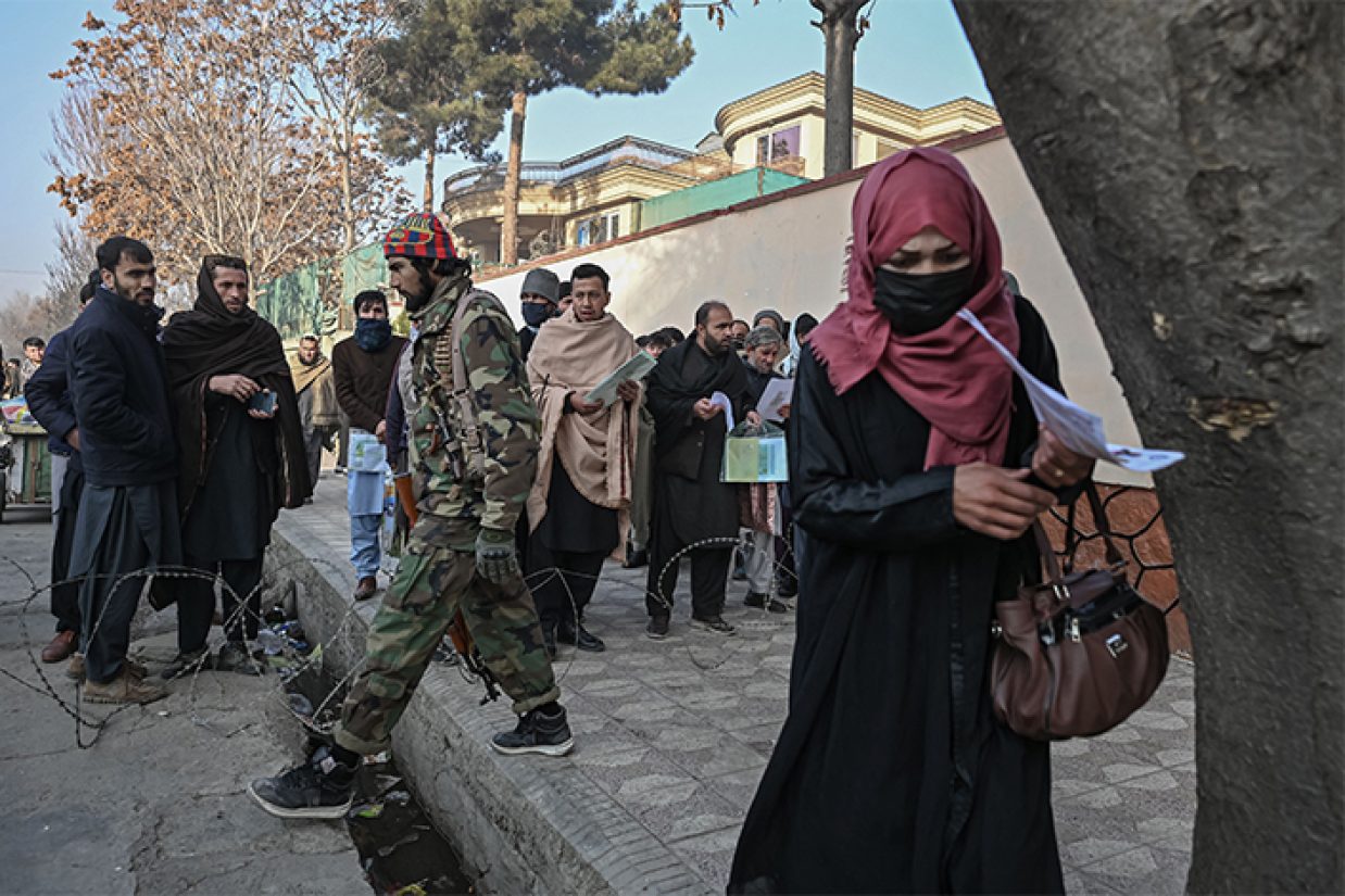 برخی کارشناسان گزارش جدید هیئت نمایندگی سازمان‌ملل در افغانستان موسوم به یوناما درباره احساس امنیت کامل داشتن ۷۶ درصد مردان و ۹ درصد زنان در حاکمیت طالبان را خلاف واقع می‌دانند.