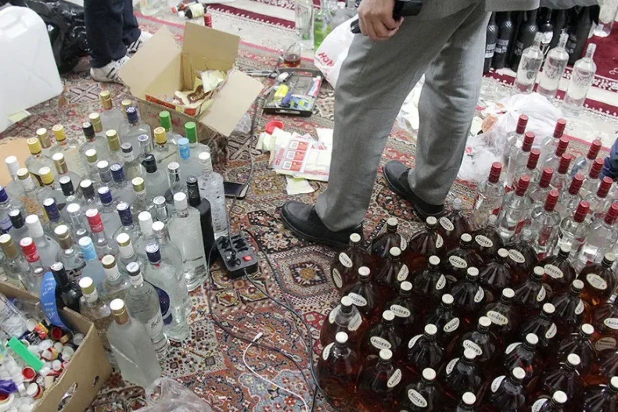 مدیرکل پزشکی قانونی استان مازندران از افزایش تعداد کشته شدگان بر اثر مصرف مشروبات الکلی تقلبی و مسموم به ۲۵ نفر در این استان خبر داد.