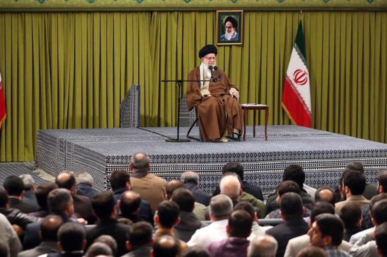 علی خامنه‌ای، رهبر جمهوری اسلامی در دیدار با جمعی از مداحان گفت که مبارزه با فساد نقطه قوت جمهوری اسلامی است