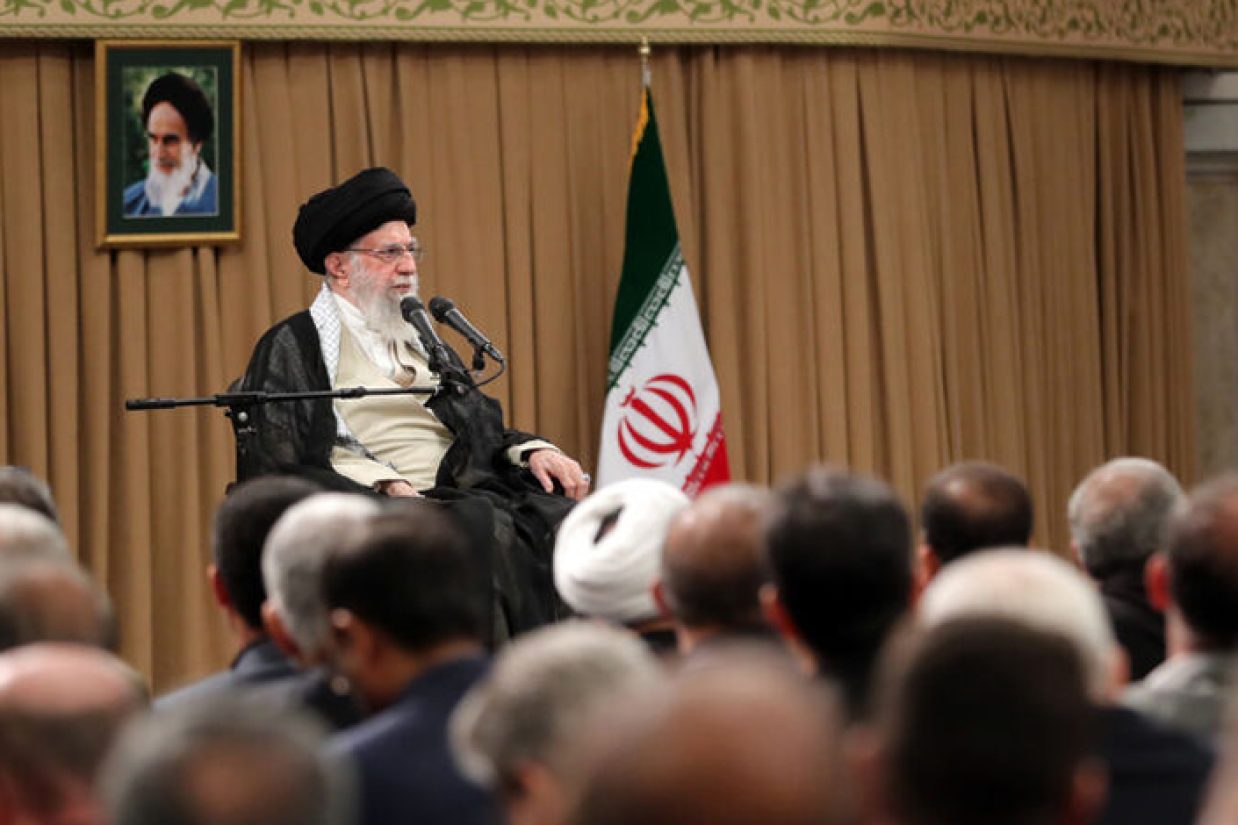هند اظهارات علی خامنه‌ای درباره رفتار با مسلمانان این کشور جنوب آسیایی را محکوم کرده و اظهارات او را نتیجه بی‌اطلاعی و غیرقابل قبول خوانده است.