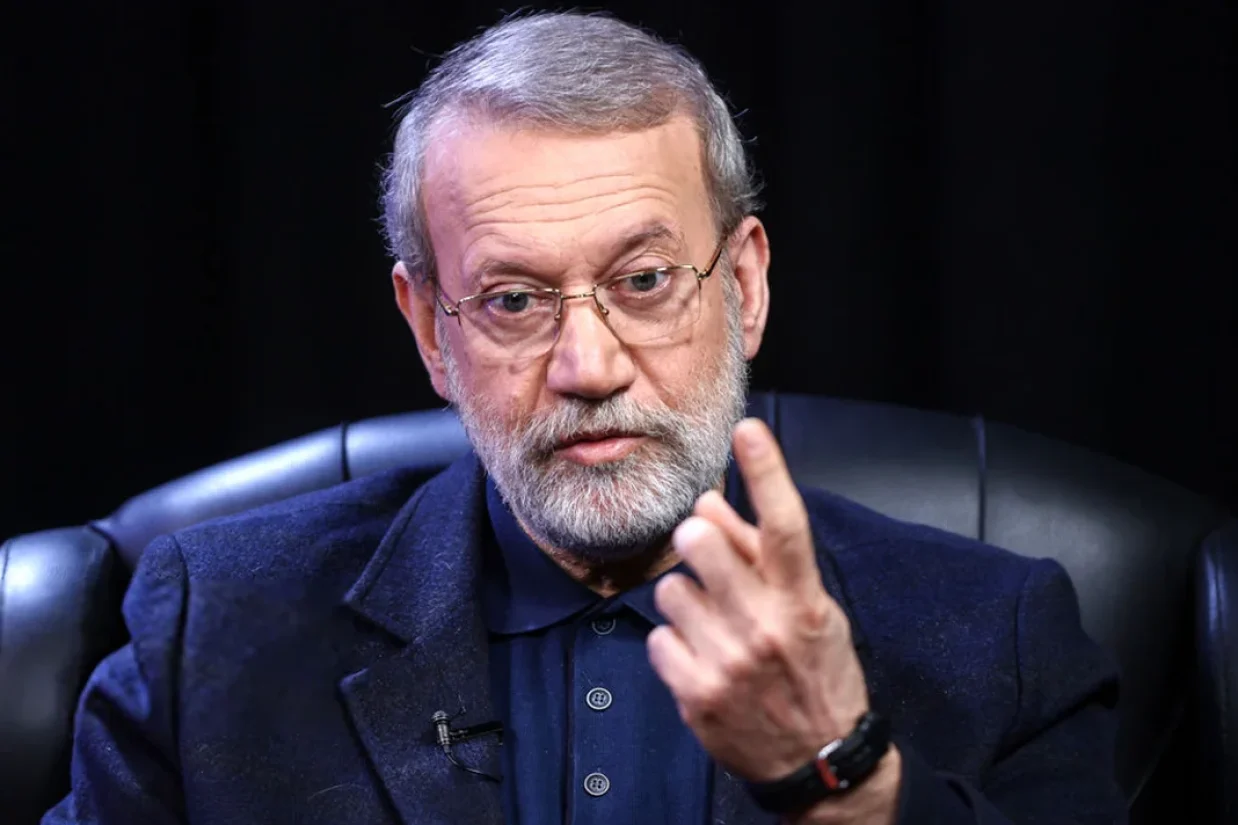 مسعود پزشکیان، طی حکمی علی لاریجانی، مشاور رهبر جمهوری اسلامی را به عنوان دبیر شورای عالی امنیت ملی تعیین کرد.