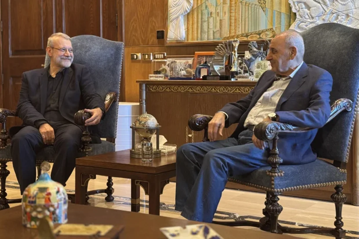 علی لاریجانی با نجیب میقاتی، نخست‌وزیر و نبیه بری، رئیس مجلس لبنان در روز جمعه، ۲۵ آبان دیدار و گفتگو کرد.
