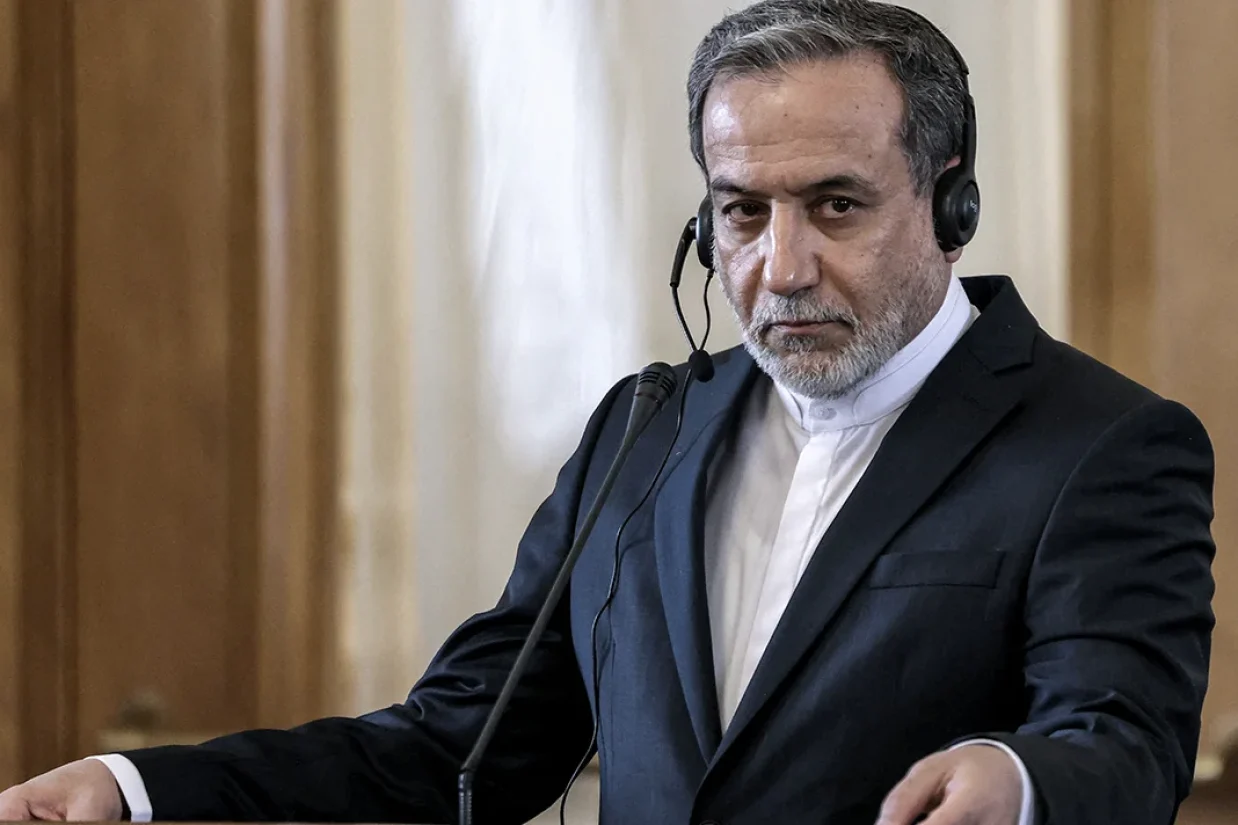 عباس عراقچی، وزیر امور خارجه جمهوری اسلامی، اعلام کرد تا زمانی که دولت دونالد ترامپ «فشار حداکثری» را ادامه دهد، وارد مذاکره مستقیم با ایالات متحده نخواهد شد.