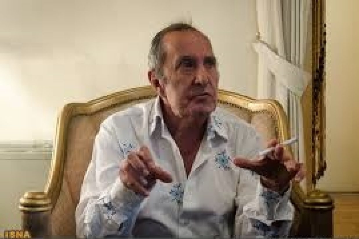 «بهمن فرزانه»، مترجم نام‌آشنای ایرانی، ظهر روز پنجشنبه ۱۷ بهمن‌ماه در تهران درگذشت. (حمیدرضا دستجردی)