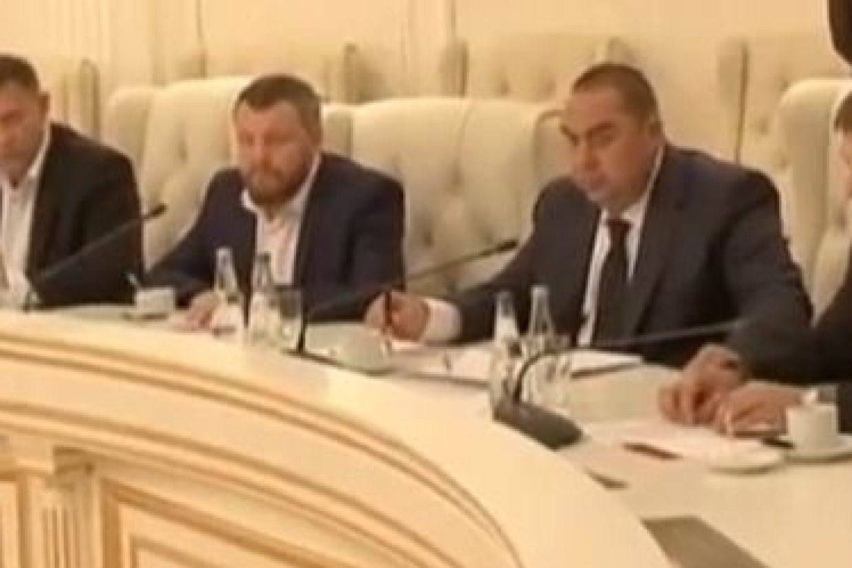 نشست مینسک سرانجام با توافق آتش‌‏بس در اوکراین به پایان رسید
