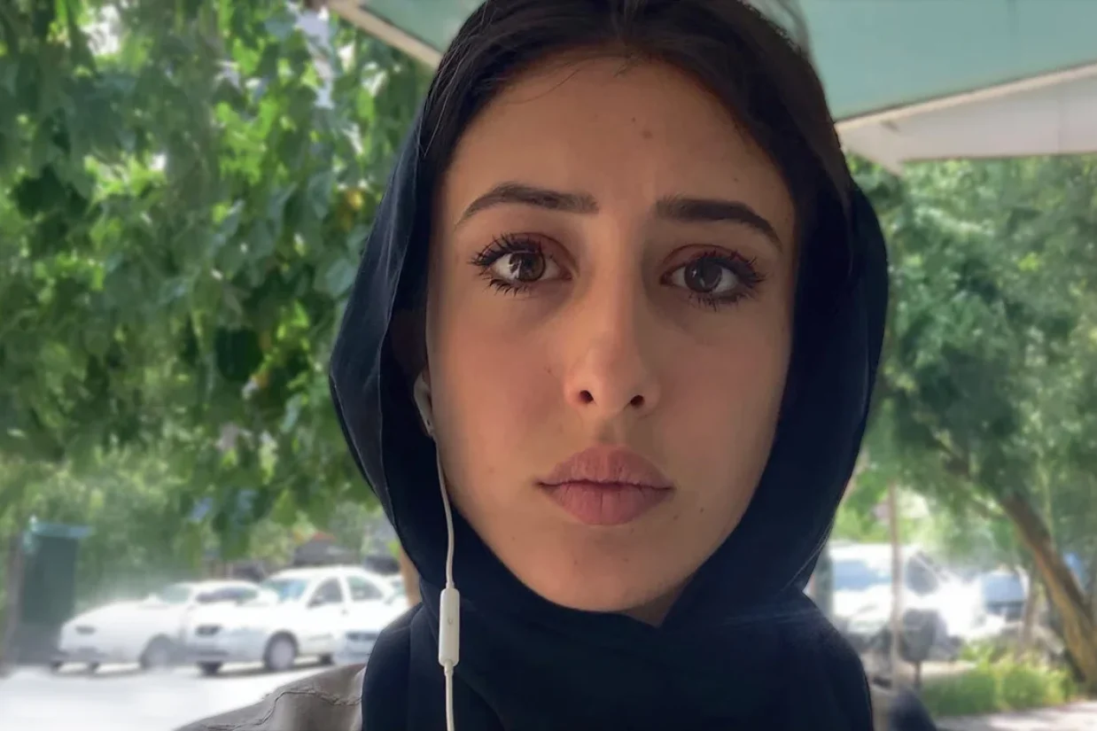 وزیر امور خارجه ایتالیا اعلام کرد که سفیر جمهوری اسلامی ایران در رم را به دلیل بازداشت چیچیلیا سالا، خبرنگار ایتالیایی در ایران احضار کرده است.