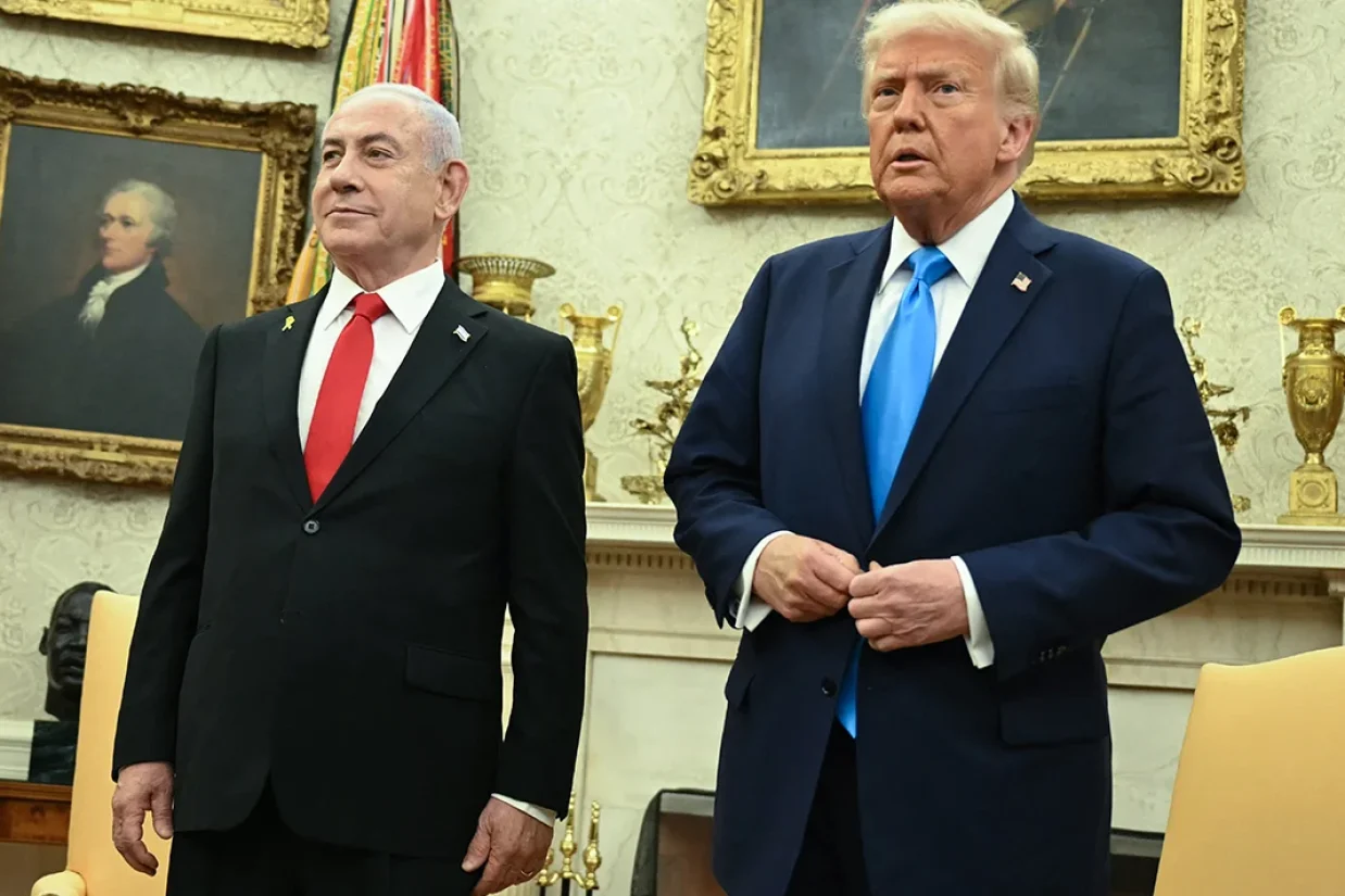 بنیامین نتانیاهو، نخست‌وزیر اسرائیل، روز یک‌شنبه ۱۲ اسفند از دونالد ترامپ، رئیس‌جمهور آمریکا، به دلیل ارسال تسلیحات متوقف‌شده از سوی دولت پیشین آمریکا، قدردانی کرد.