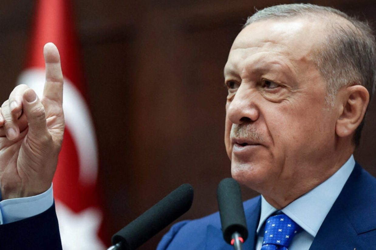 متعاقب آن‌که رجب طیب اردوغان، بنیامین نتانیاهو را در سخنانی تهدیدآمیز خطاب قرار داد، دیپلمات ارشد اسرائیل روز جمعه معاون سفیر ترکیه را برای توبیخ احضار کرد.