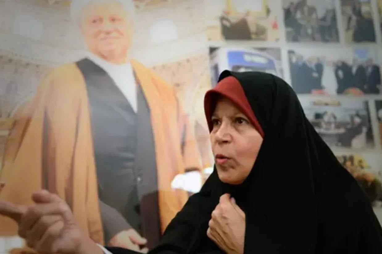 فائزه هاشمی درباره حمله اسرائیل به تاسیسات نظامی و هسته‌ای ایران گفته است که «آنچه را که کاشتیم، داریم درو می‌کنیم» و این حمله نتیجه سیاست‌ها و اقدامات جمهوری اسلامی است.