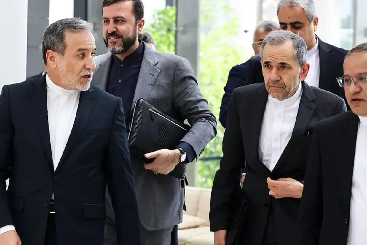خبرگزاری تسنیم وابسته به سپاه پاسداران، اعلام کرد که جمهوری اسلامی در حال بررسی درخواست فرانسه، آلمان و بریتانیا برای از سرگیری مذاکرات است.