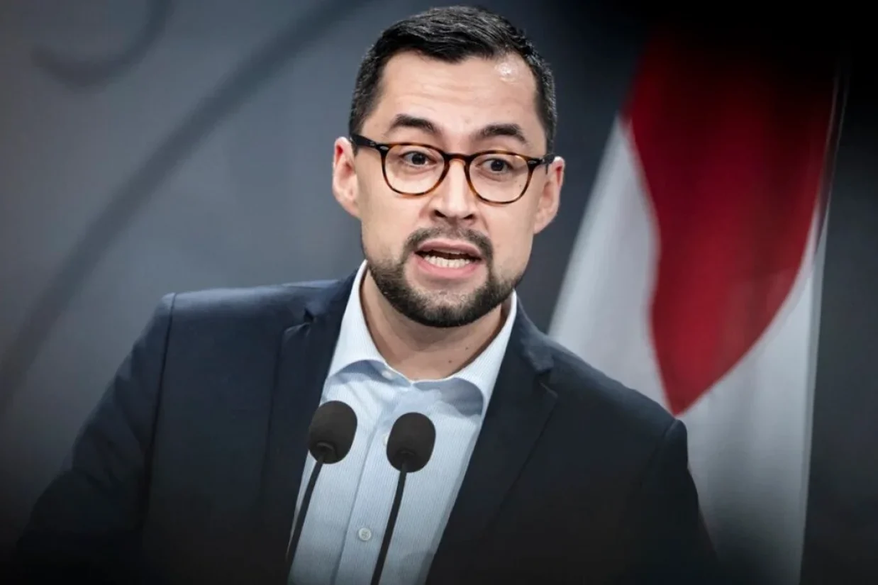 نخست‌وزیر گرینلند گفت که از گفت‌و‌گو با دونالد ترامپ، رئیس‌جمهور منتخب آمریکا، درباره آینده گرینلند استقبال می‌کند.