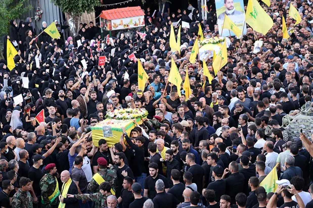 سی‌ ان ان گزارش داده است که در موج دوم انفجارها در لبنان، دست‌کم ۱۴ نفر کشته و ۴۵۰ نفر زخمی شده‌اند. دستگاه‌هایی که در لبنان منفجر شده‌اند، موسوم به «واکی تاکی» هستند.
