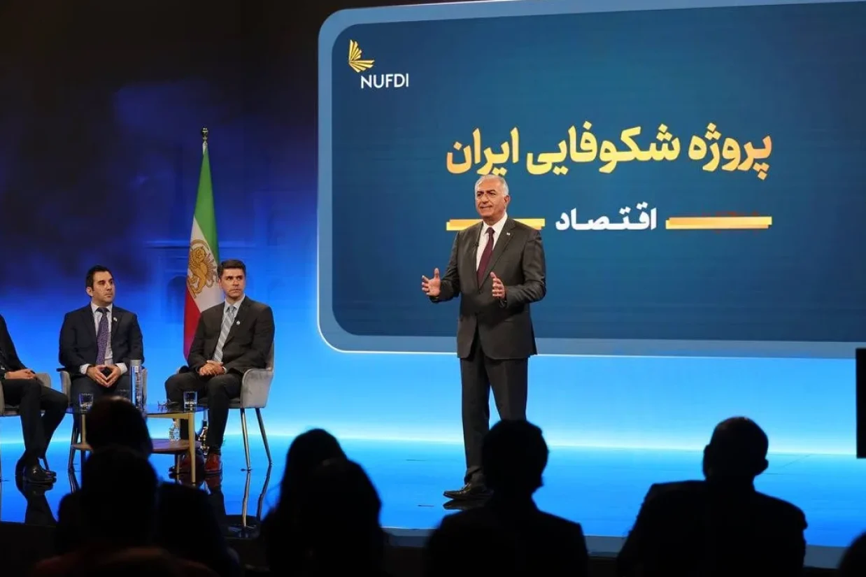 متخصصان ایرانی در زمینه‌های مختلف در نشست پروژه شکوفایی ایران که در روزهای پنج‌شنبه و جمعه این هفته در دو قسمت از رسانه منوتو پخش شد، برنامه‌هایشان برای بازسازی ایران بعد از سرنگونی جمهوری اسلامی را تشریح کردند.