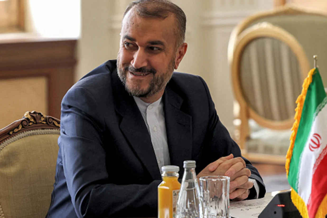 وزیر خارجه جمهوری اسلامی گفته است «اتفاقی که افتاد یک حمله نبود. آنها بیشتر شبیه اسباب‌بازیهایی بودند که بچه‌هایمان با آنها بازی می‌کنند، نه پهپاد.»
