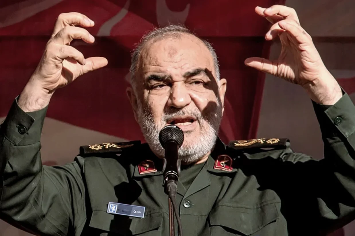 حسین سلامی فرمانده سپاه پاسداران اعلام کرد که جمهوری اسلامی به دنبال سلاح هسته‌ای نیست و آن را از دکترین نظامی خود حذف کرده است.