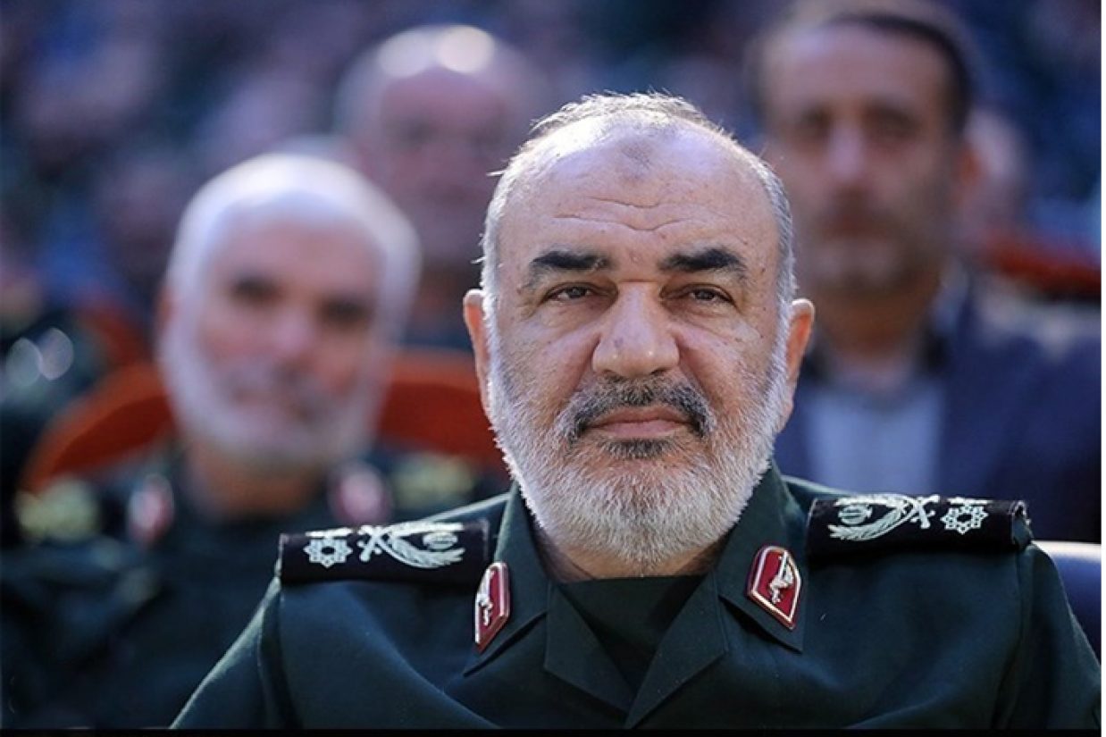 فرمانده کل سپاه پاسداران از ابراهیم رئیسی به‌عنوان « یک شخصیت الهی و آسمانی و معیار یک رئیس‌جمهوری کامل» یاد کرد که «در شبانه‌روز ساعت کمی استراحت می‌کرد.»