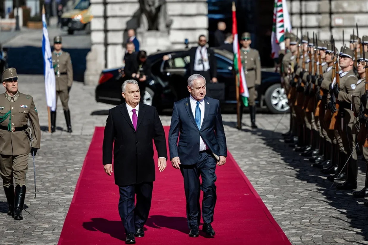 دولت مجارستان ساعاتی پس از ورود بنیامین نتانیاهو، نخست وزیر اسرائیل به بوداپست، اعلام کرد که کشورش از دیوان کیفری بین‌المللی خارج می‌شود.