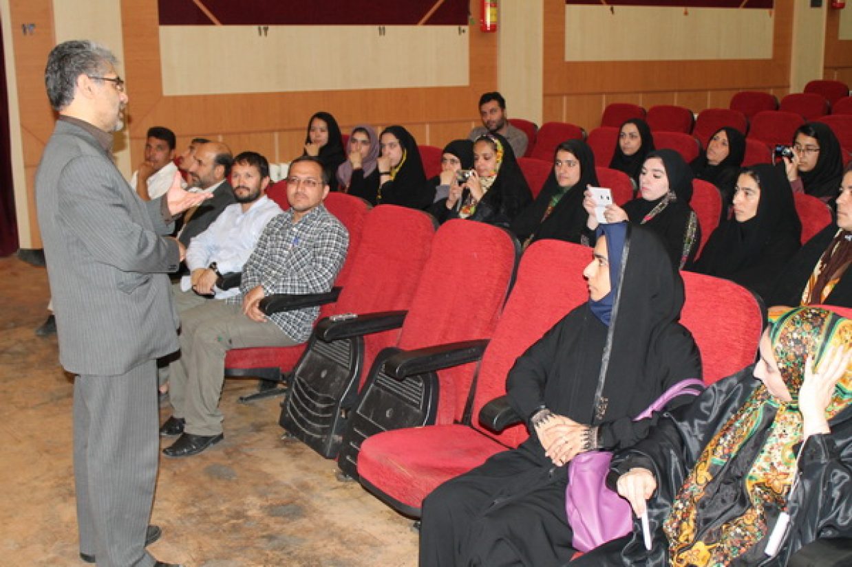 حضور مسئولان و مربیان افغان در کانون پرورش فکری کودکان و نوجوانان شماره ۱ همدان (سایت کانون پرورش فکری کودکان و نوجوانان همدان)