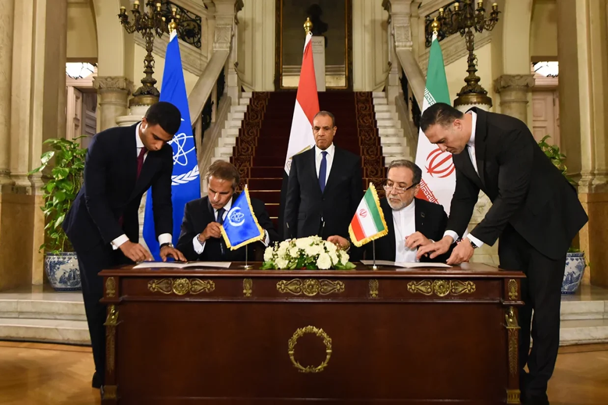 رافائل گروسی اعلام کرد توافق تازه میان تهران و این نهاد بین‌المللی امکان دسترسی کامل بازرسان آژانس به تمامی تأسیسات هسته‌ای ایران را فراهم خواهد کرد.