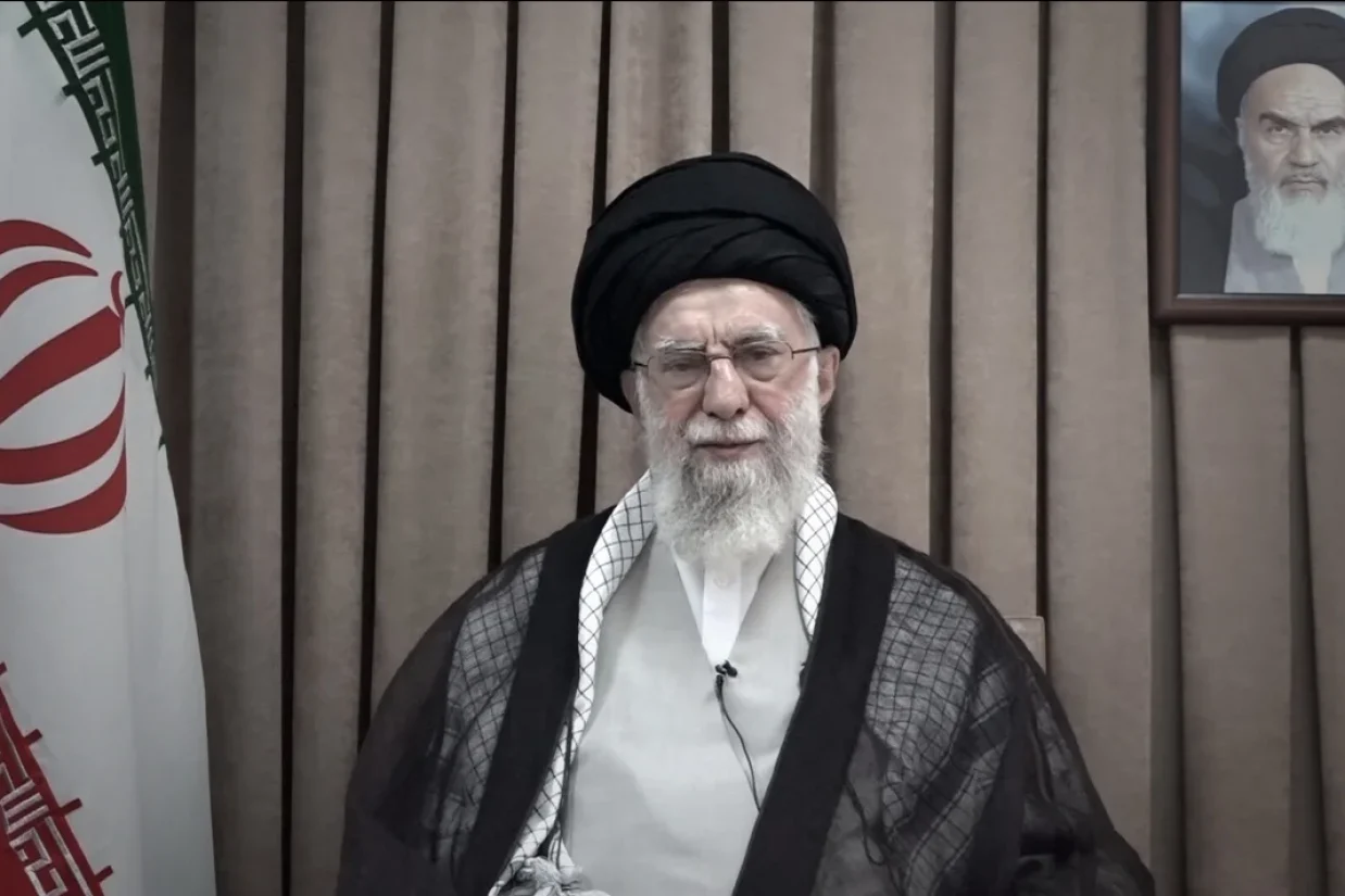 علی خامنه‌ای، رهبر جمهوری اسلامی ایران، بار دیگر بر حمایت از فلسطین تأکید کرد و گفت: «فلسطین برای ما یک مسئله محوری است و پیروزی فلسطینی‌ها امری قطعی است.»