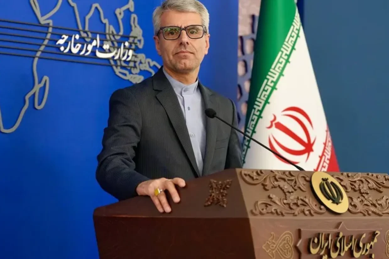سخنگوی وزارت خارجه ایران، حمله احتمالی اسرائیل به تاسیسات هسته‌ای را تهدید علیه امنیت بین‌المللی خوانده و گفته است که این وزارتخانه نامه‌ای به آژانس بین‌المللی انرژی اتمی فرستاده است.