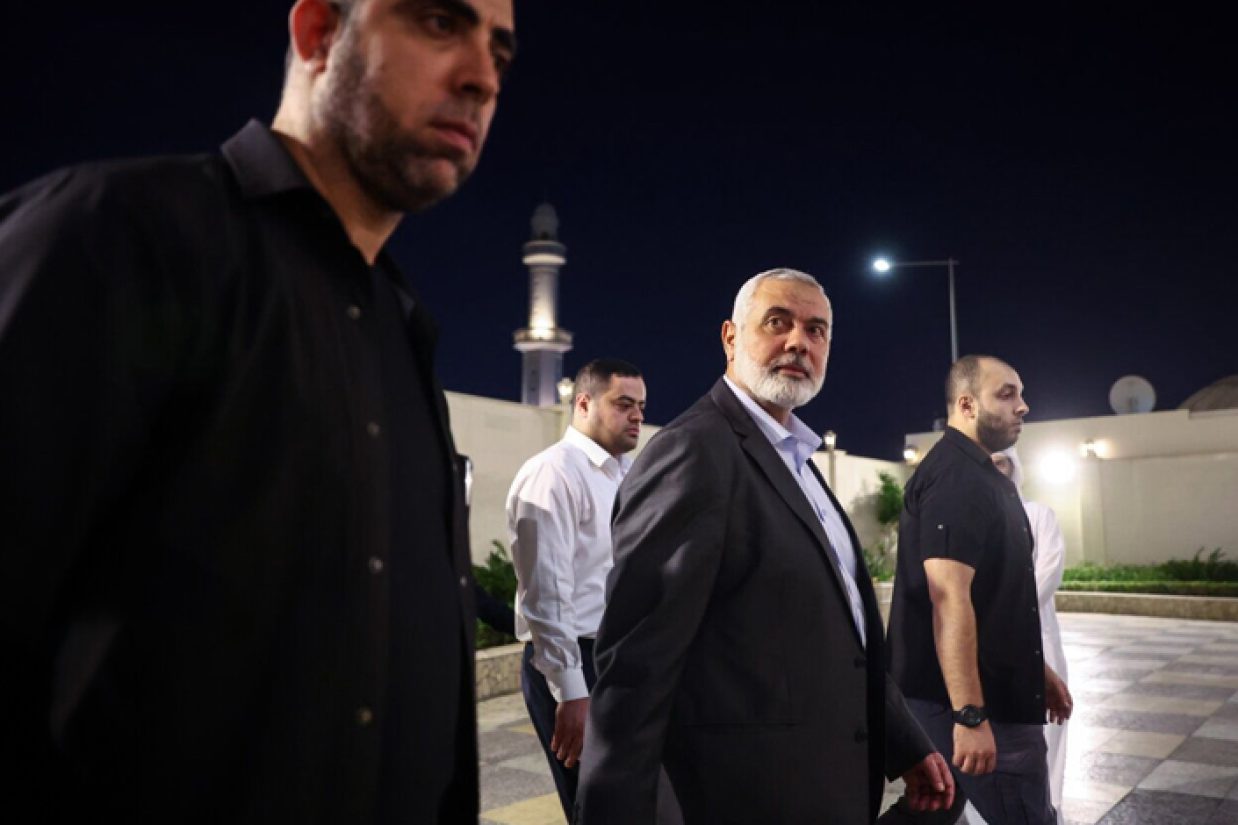 در اولین واکنش رسمی جمهوری اسلامی به کشته شدن اسماعیل هنیه، رئیس دفتر سیاسی حماس، سخنگوی وزارت امور خارجه ایران عنوان کرد که پیوند جمهوری اسلامی و مقاومت مستحکم‌تر شد.