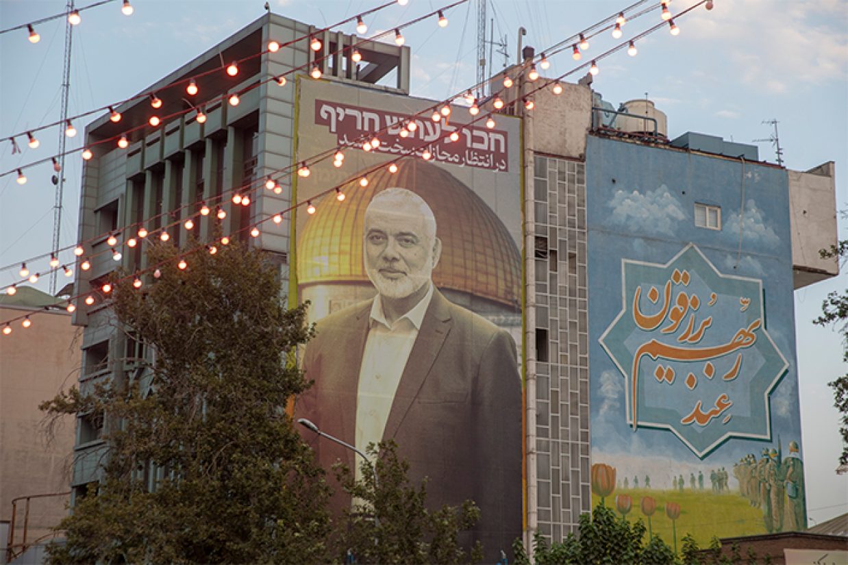 از زمان انتشار خبر کشته شدن رهبر حماس تاکنون هیچ‌گونه عکس یا فیلمی از محل انفجار در رسانه‌ها منتشر نشده است، این موضوع به شک و شبهه‌ها در مورد اسرار محل اقامت اسماعیل هنیه افزوده است.