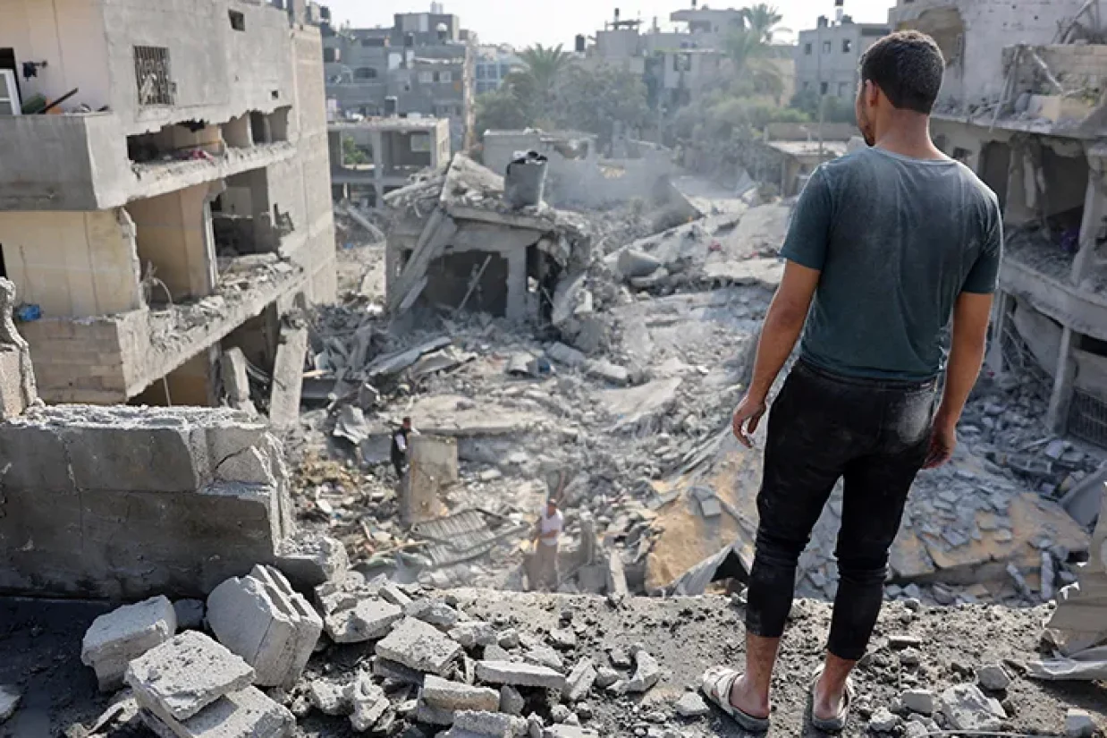 به گفته مقامات بهداشتی غزه، دست‌کم ۴۴ فلسطینی در جریان حملات شبانه و صبح روز شنبه در سراسر منطقه کشته شده‌اند.