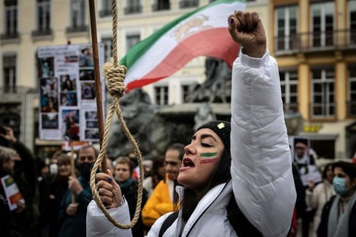 (JEAN-PHILIPPE KSIAZEK/AFP via Getty Images)