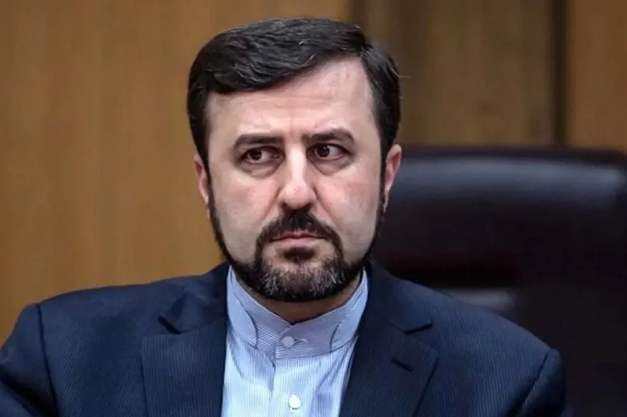 کاظم غریب‌آبادی، معاون امور بین‌الملل وزیر خارجه جمهوری اسلامی، در واکنش به گزارش تازه مدیرکل آژانس بین‌المللی انرژی اتمی درباره فعالیت‌های اعلام‌نشده هسته‌ای جمهوری اسلامی، این گزارش را مبتنی بر «داده‌های ساختگی» ارائه‌شده از سوی اسرائیل دانست.
