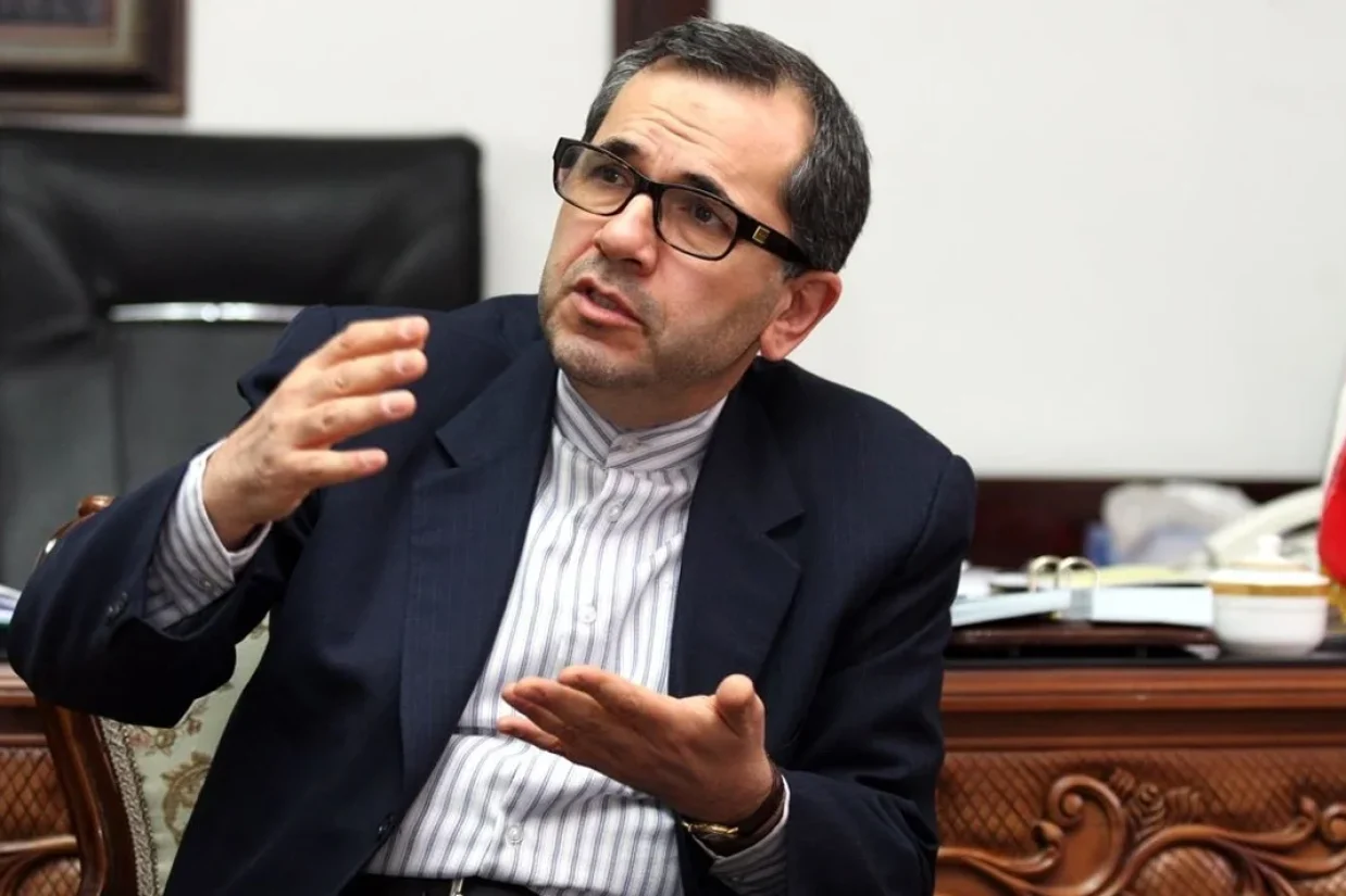 مجید تخت روانچی گفته است که تاکنون ترامپ هیچ پیامی برای ایران نفرستاده است و جمهوری اسلامی منتظر است تا سیاست ترامپ در قبال تهران مشخص شود.
