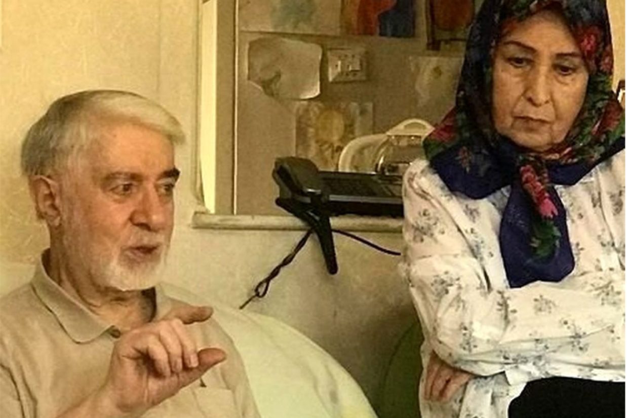 یکی از فرزندان رهبران «جنبش سبز» که در حصر خانگی به سر می‌برند، با انتشار مطلبی در شبکه‌های اجتماعی عنوان کرد که والدینش در انتخابات شرکت نمی‌کنند.