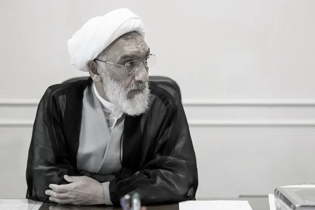 مصطفی پورمحمدی، وزیر سابق کشور و مسئول پیشین وزارت اطلاعات، در مصاحبه ای جزئیات جدیدی را درباره قتل های زنجیره ای در ایران مطرح کرد.