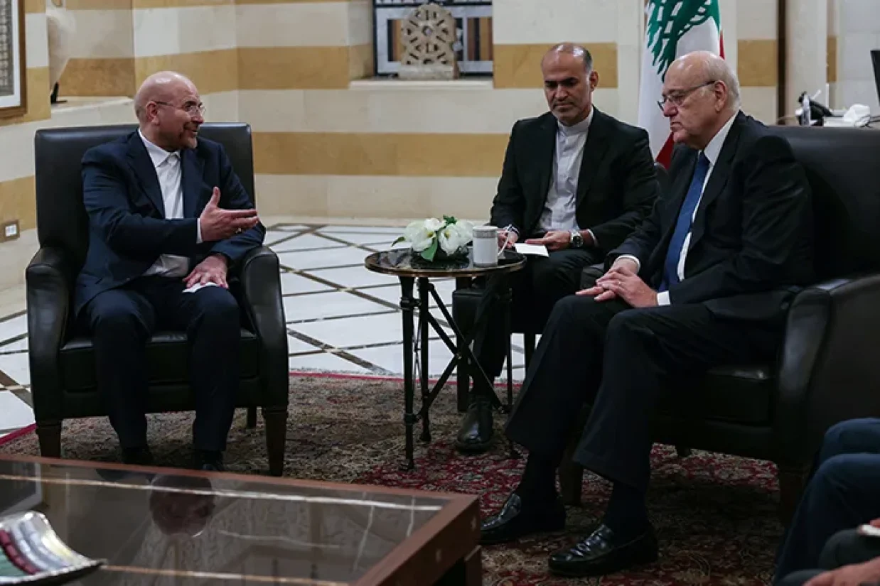 نجیب میقاتی، نخست‌وزیر لبنان بعد از انتشار مصاحبه رئیس مجلس شورای اسلامی در فیگارو از وزیرخارجه لبنان خواست تا کاردار سفارت جمهوری اسلامی در بیروت را احضار کند.