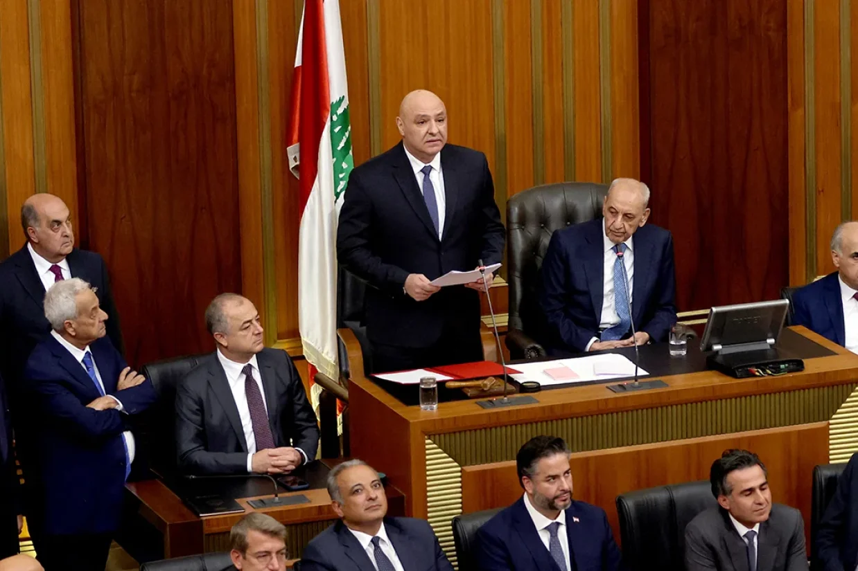 مجلس نمایندگان لبنان بعد از دو سال خالی ماندن پست ریاست جمهوری، جوزف عون، فرمانده ارتش لبنان را به عنوان رئیس جمهور این کشور انتخاب کردند.