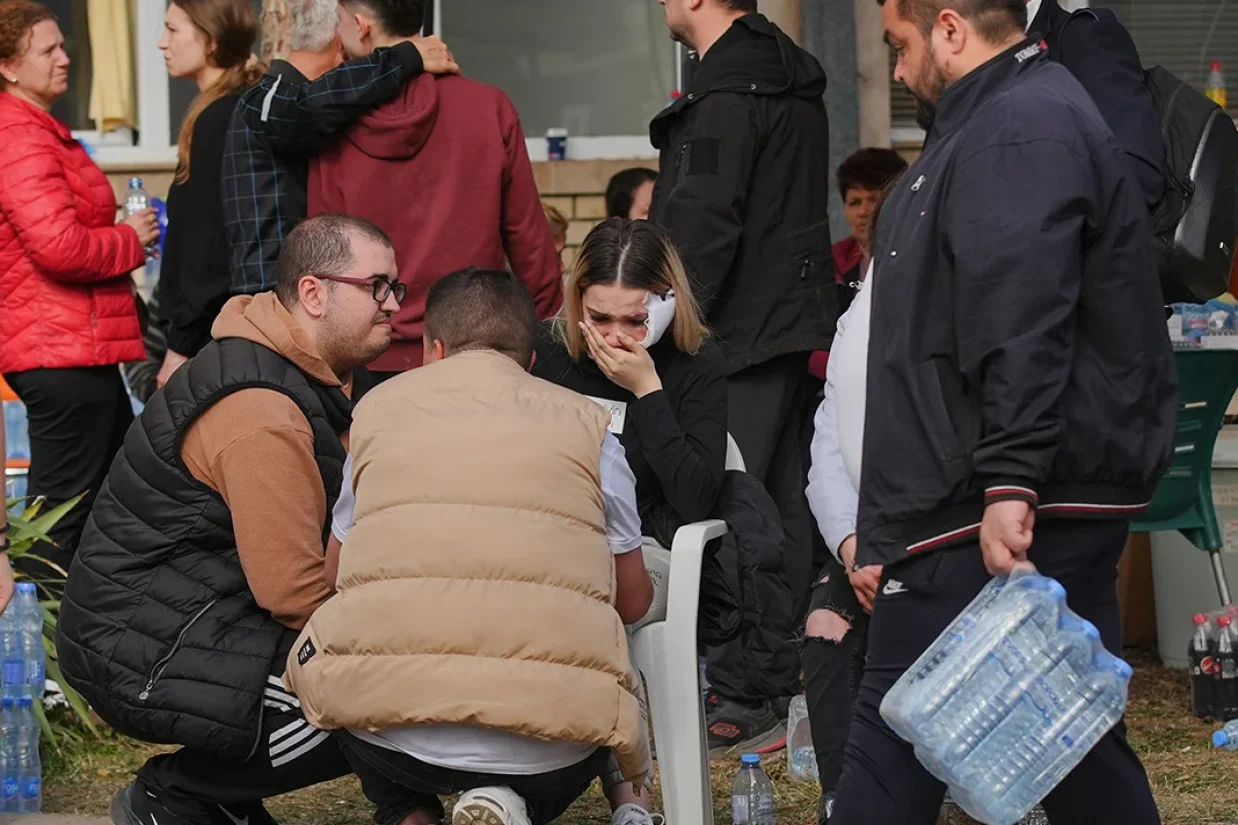 آتش‌سوزی مرگبار در مقدونیه؛ بیش از ۵۹ کشته و ۱۰۰ زخمی آتش‌سوزی گسترده در یک کلوب شبانه در شهر کوچانی مقدونیه در بامداد یک‌شنبه، ۲۶ اسفند، جان دست‌کم ۵۹ نفر را گرفت و بیش از ۱۰۰ نفر را زخمی کرد. قربانیان این حادثه بین ۱۴ تا ۲۴ سال سن داشته‌اند.
